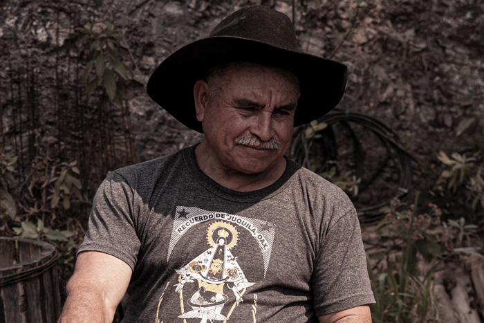 Horizonte Sustentable - Espadín | Tobasiche | Mexicano 2016 Rajabule mezcal artesanal sustentable maestro mezcalero 4